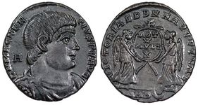 Magnentius
                    VICTORIAE D D N N AVG ET CAE Amiens 19 Bridgnorth
                    Shropshire Hoard 2007